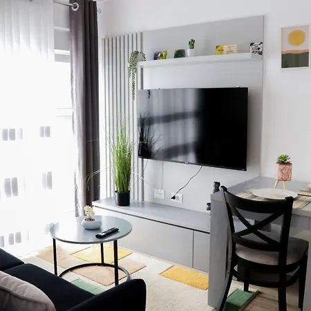 Comfy At 'mangalem21 Complex' Parking-wifi-ac-view * Τίρανα