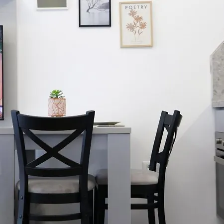 Comfy At 'mangalem21 Complex' Parking-wifi-ac-view Tiran