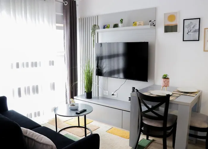 Comfy At 'mangalem21 Complex' Parking-wifi-ac-view * تيرانا