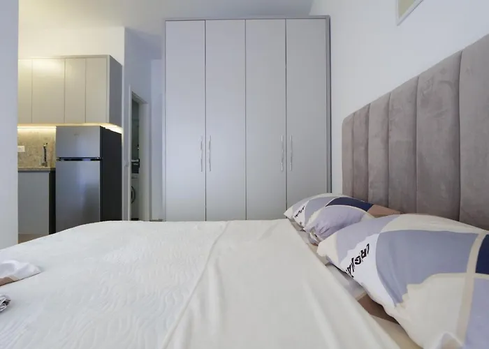 Comfy At 'mangalem21 Complex' Parking-wifi-ac-view *